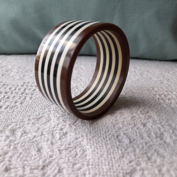 Vintage Plastic Bangle Bracelet Striped Brown Black White Straight - Picture 2 of 16